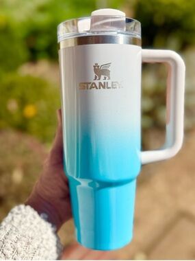 Stanley 30oz Quencher H2.0 Tumbler Pool Ombré Blue White